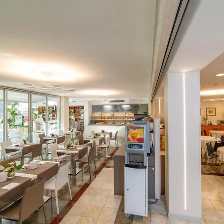 ホテル Alfa Fiera 4*