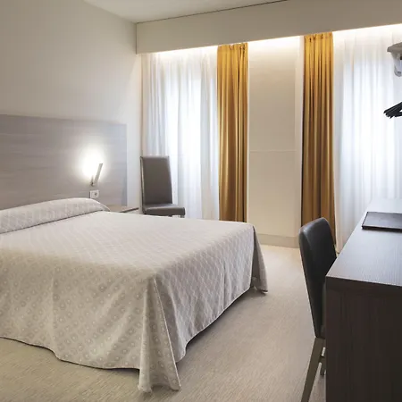 ホテル Alfa Fiera 4*