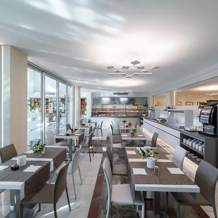 Alfa Fiera ホテル