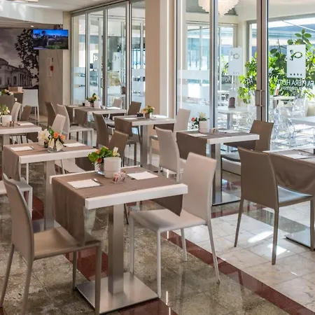 Otel Alfa Fiera 4*